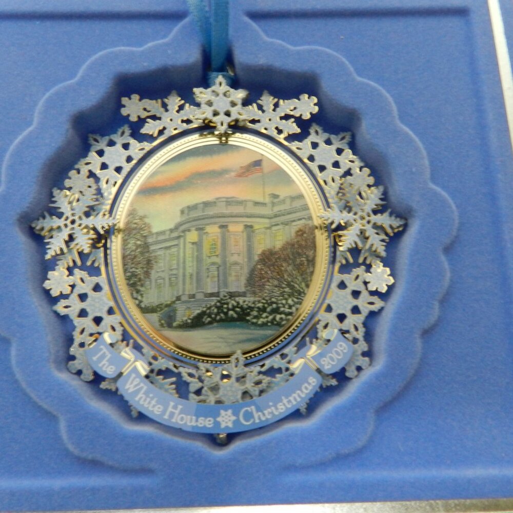 The White House 2009 Historical Association Christmas Ornament paperwork NEW NIB